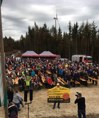 PLAGE-Delegation bei Eröffnung eines weiteren Windrads in Munderfing.